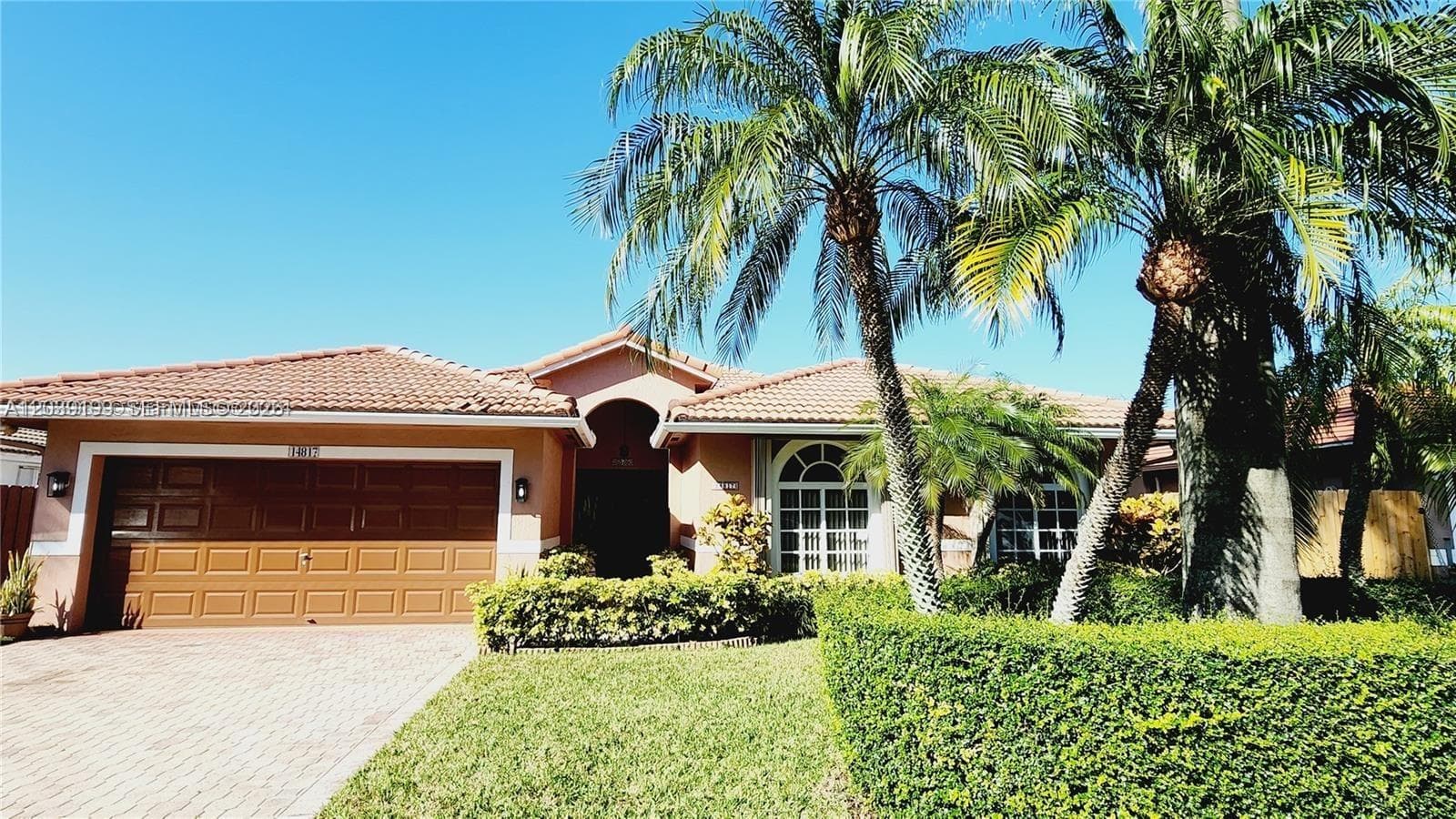 Single Family Residence at 14817 SW 180th St, Miami FL 33187