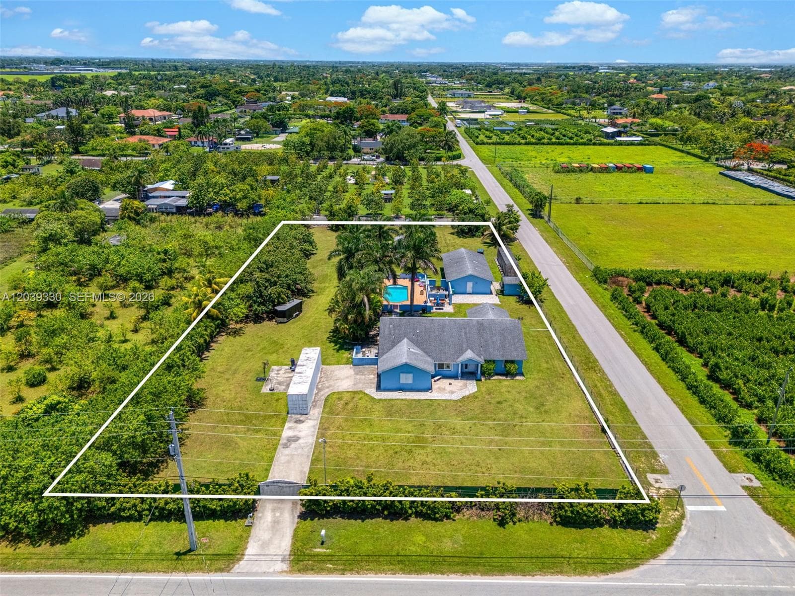 Single Family Residence at 20950 SW 232nd St, Miami FL 33170