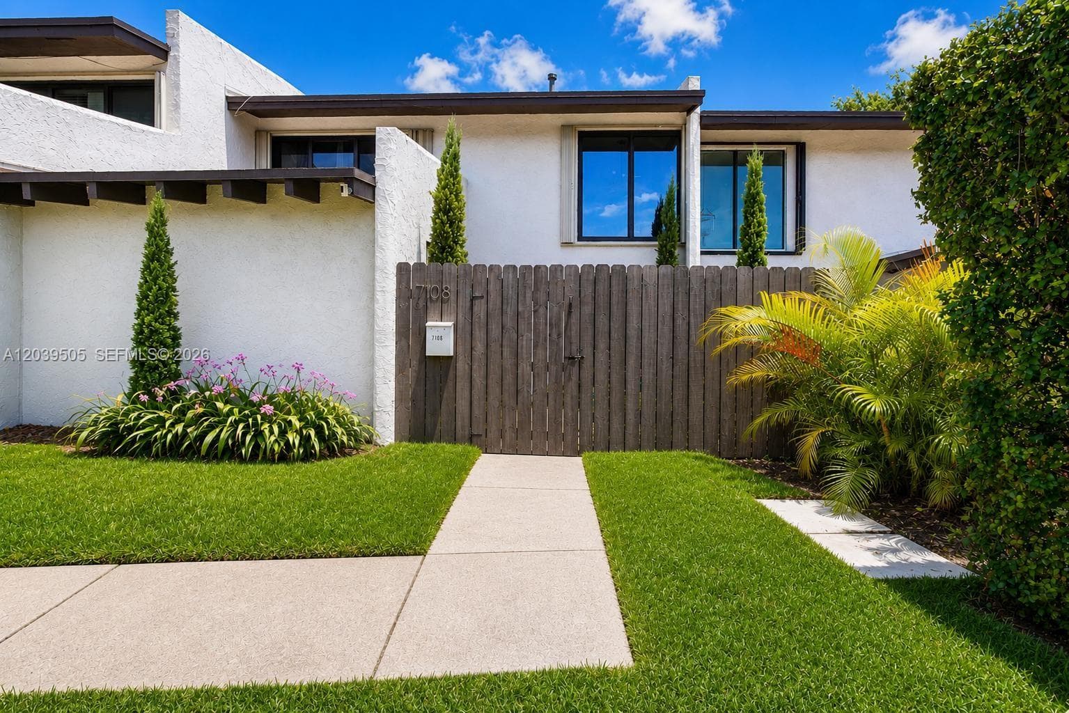 Townhouse at 7108 SW 112th Pl, Miami FL 33173