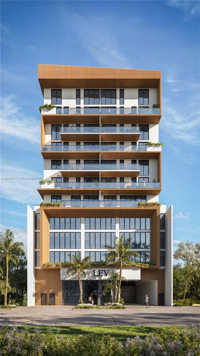 Condominium at 2520 NE 191st St # 504, Miami FL 33180