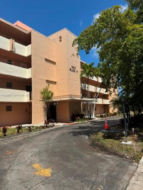 Condominium at 1301 NE 191st St # F403, Miami FL 33179