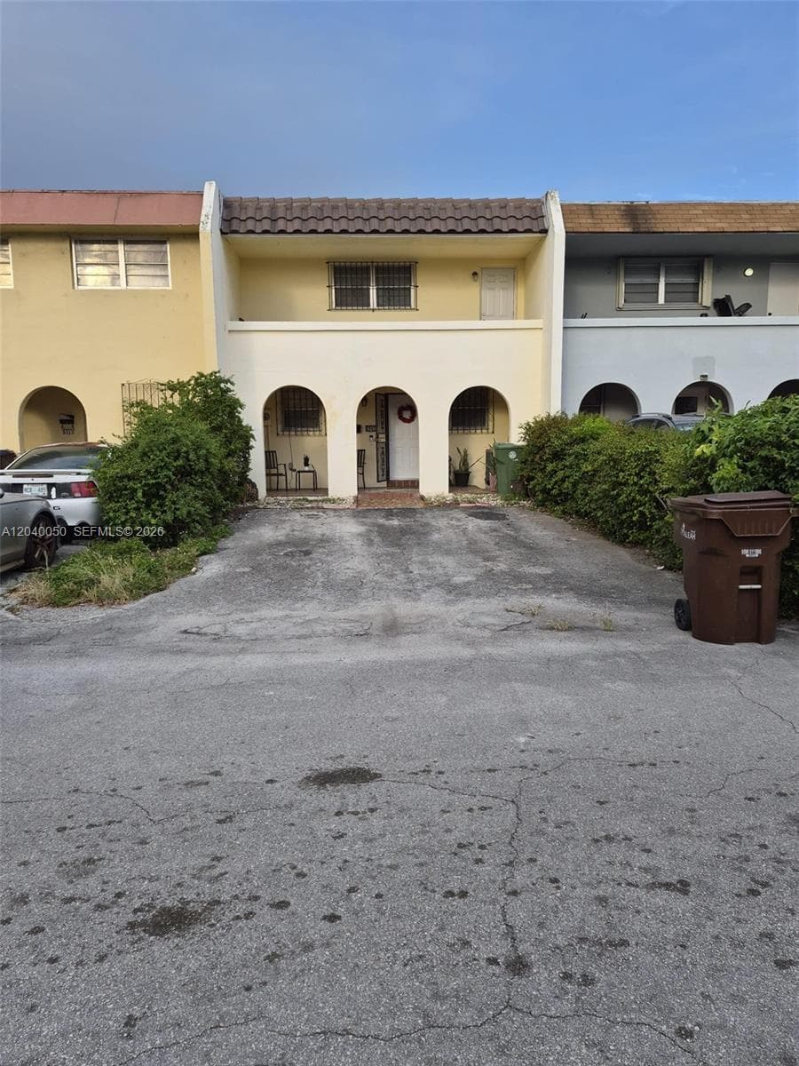 Townhouse at 6945 W 2nd Way, Hialeah FL 33014