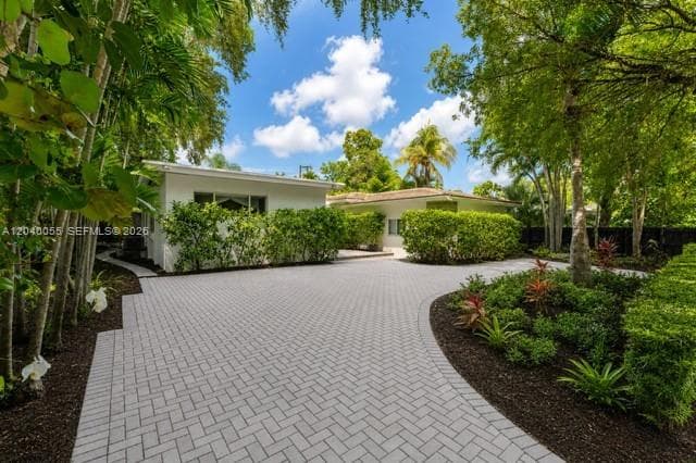 Single Family Residence at 8 Pinta Rd, Miami FL 33133