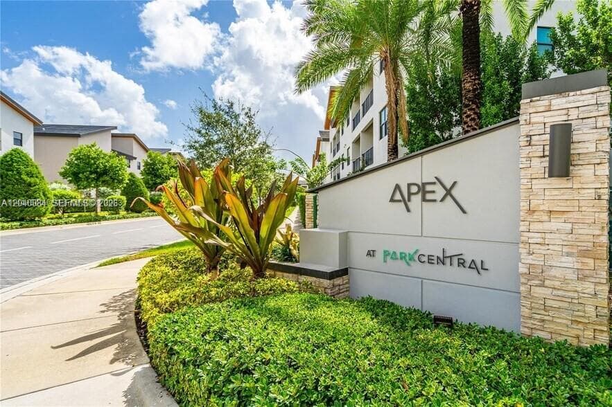 Condominium at 8025 NW 104th Ave # 31, Doral FL 33178