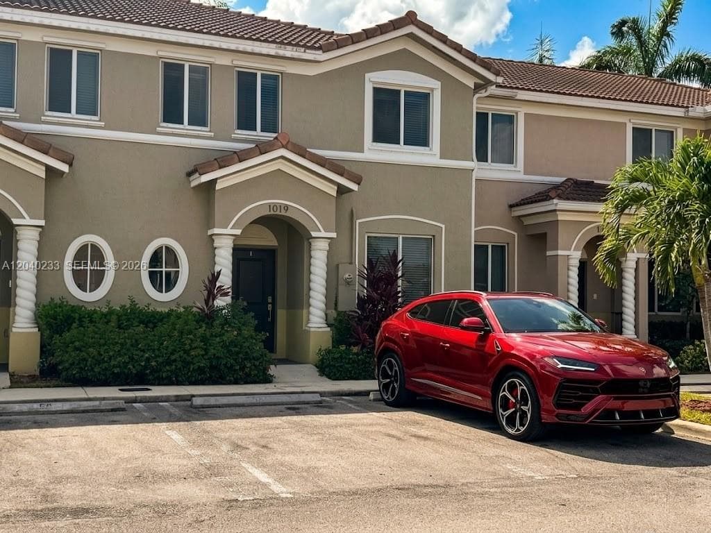Townhouse at 1019 SE 24th Ter, Homestead FL 33035