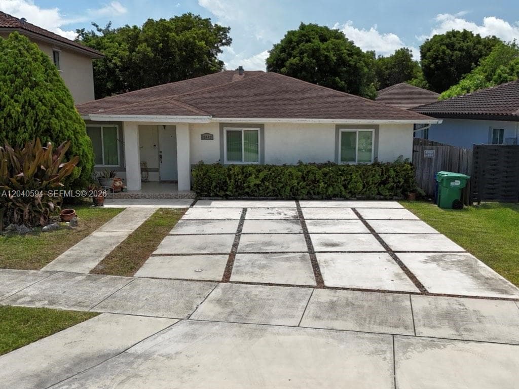Single Family Residence at 22442 SW 109th Ct, Miami FL 33170