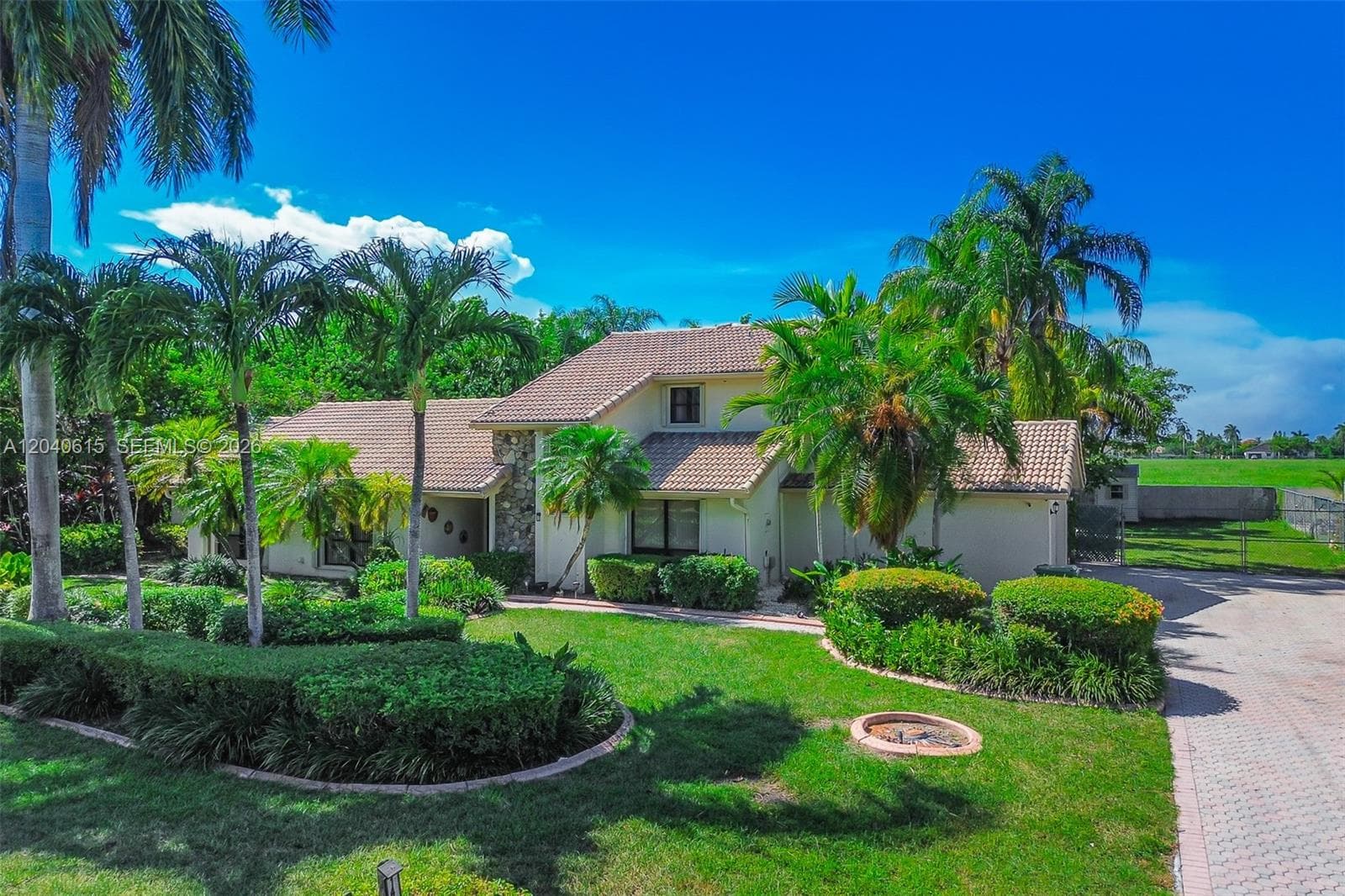Single Family Residence at 14941 SW 164th Ter, Miami FL 33187