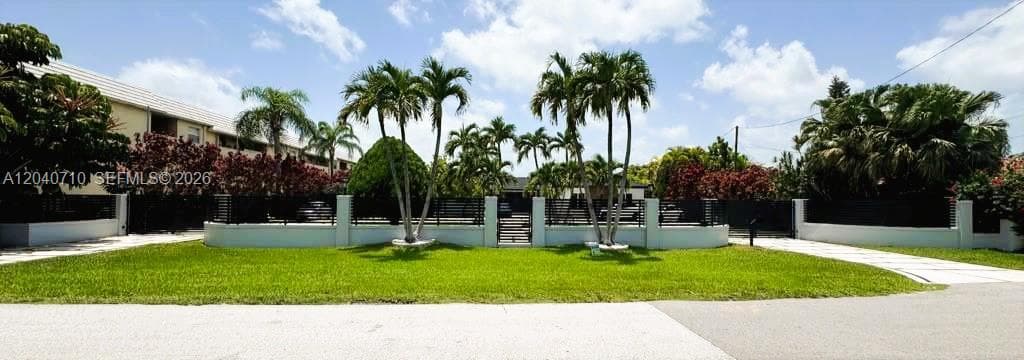 Single Family Residence at 6940 SW 89th Ct, Miami FL 33173