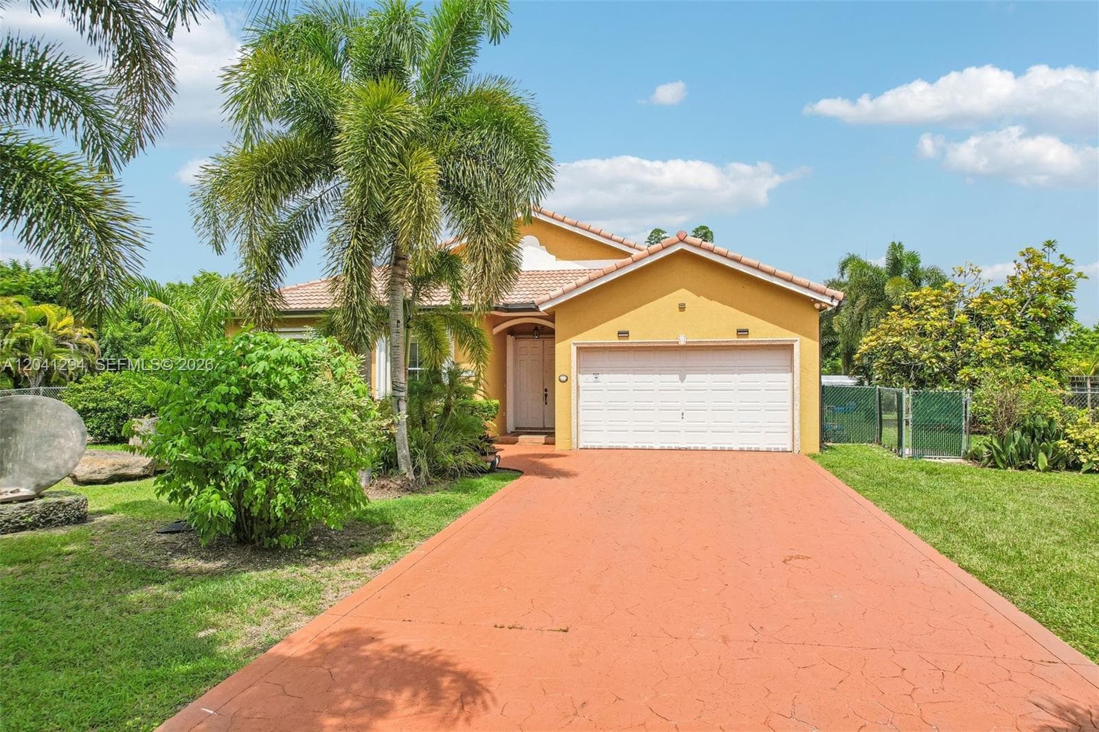 Single Family Residence at 21401 SW 187th Ave, Miami FL 33187