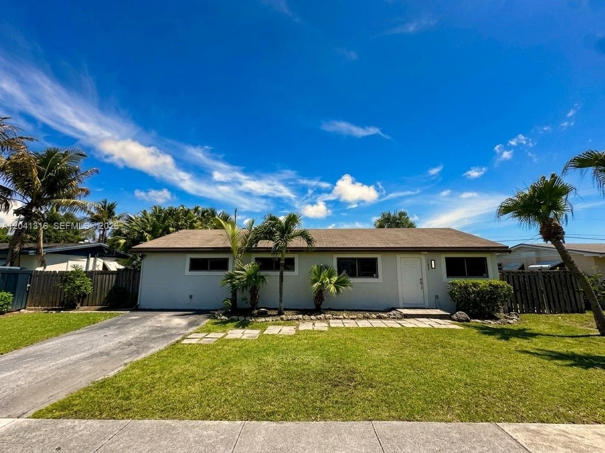 Single Family Residence at 10015 SW 213th Ter, Cutler Bay FL 33189