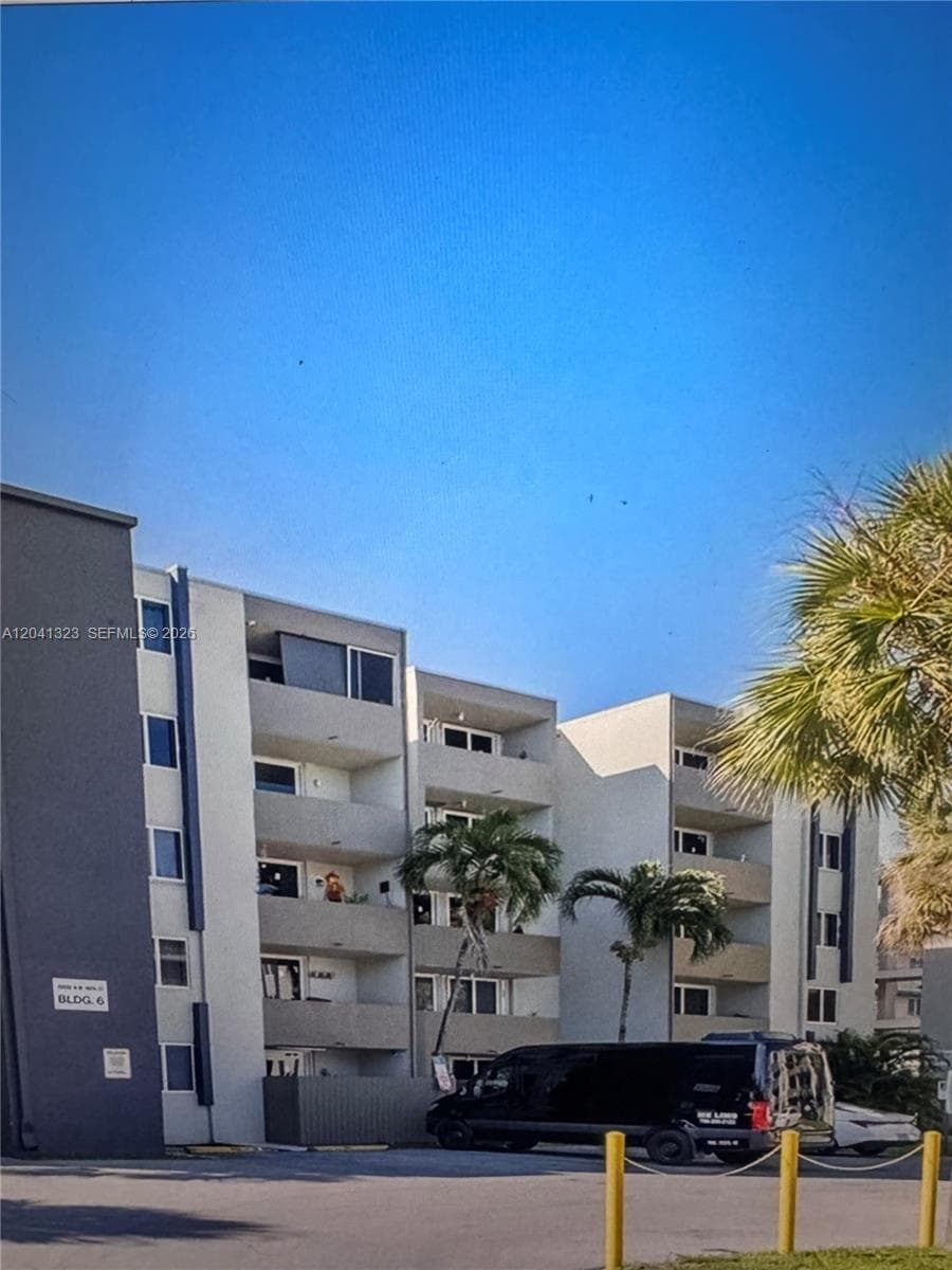 Condominium at 10090 NW 80th Ct # 1241, Hialeah Gardens FL 33016