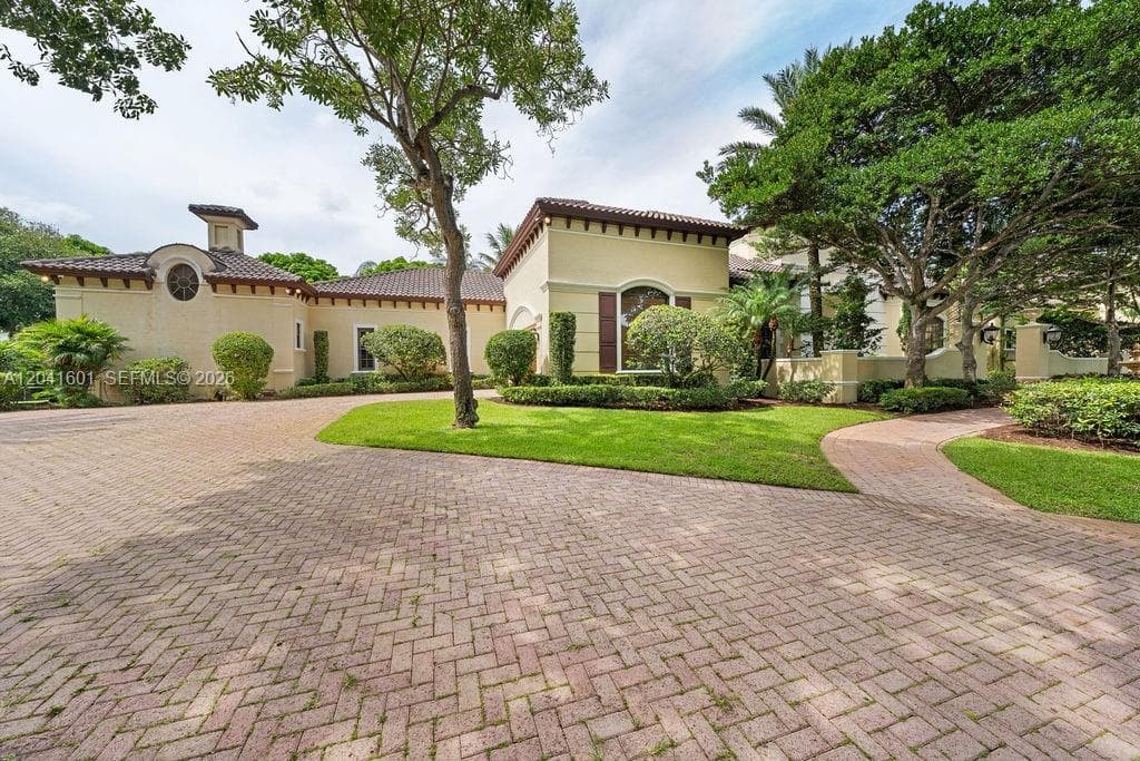 Single Family Residence at 9001 SW 59th Ct, Pinecrest FL 33156