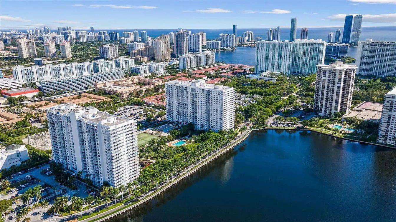 Condominium at 2801 NE 183rd St # 1016W, Aventura FL 33160