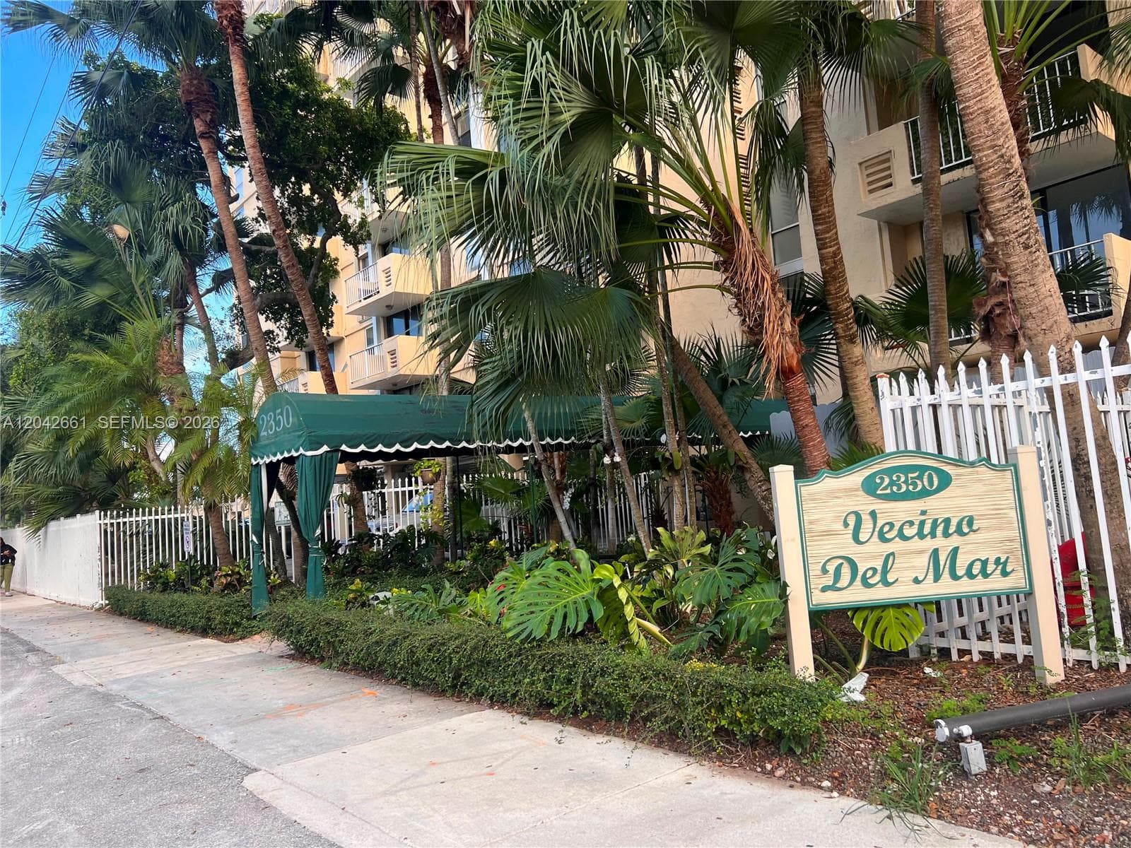 Condominium at 2350 NE 135th St # 209, North Miami FL 33181