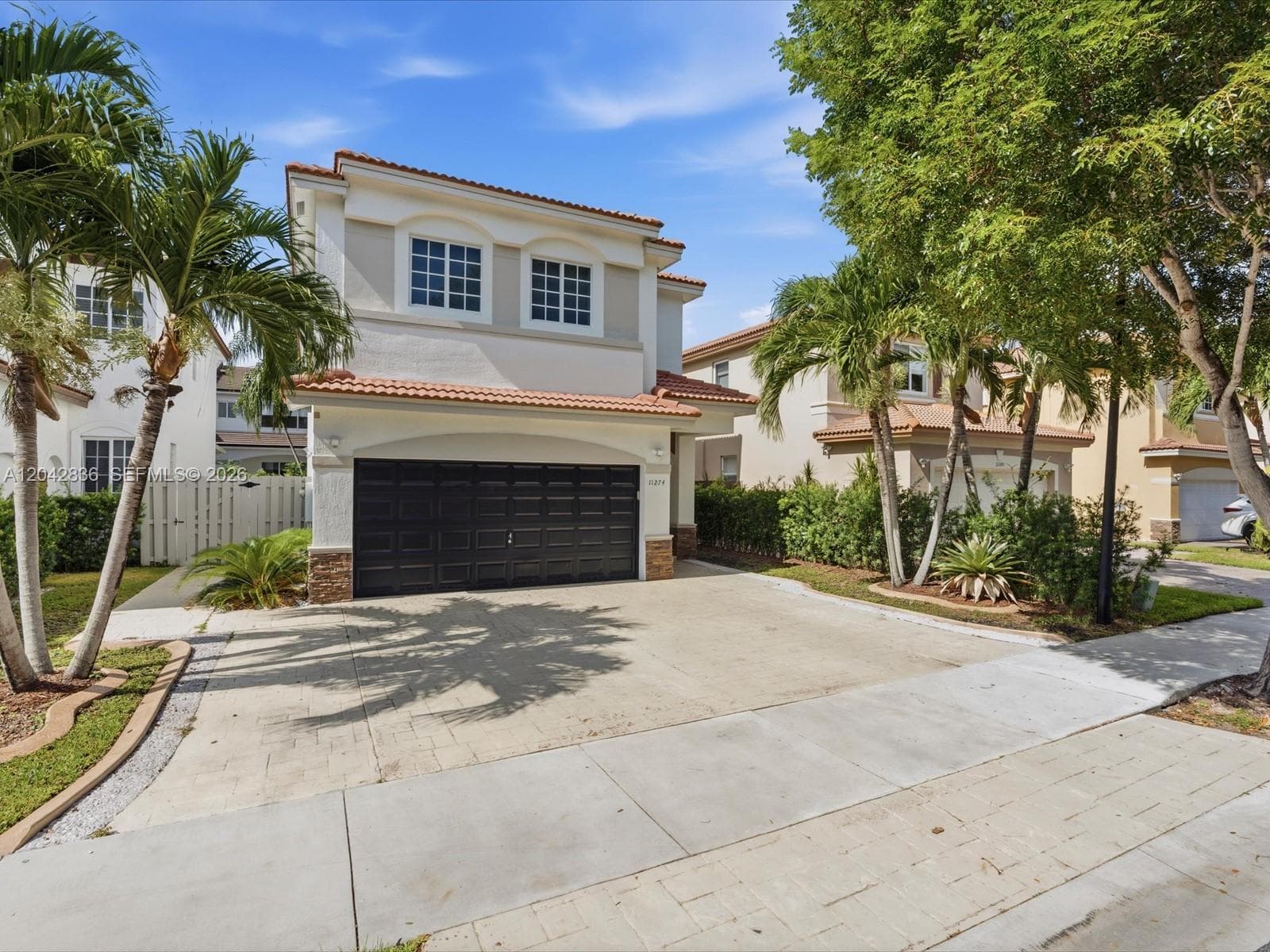 Single Family Residence at 11274 NW 43rd Ter, Doral FL 33178