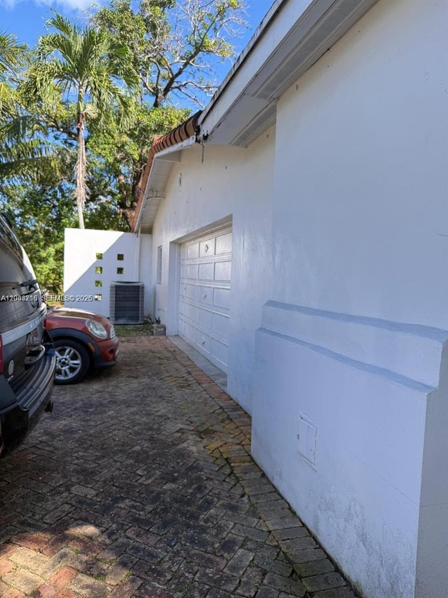 Single Family Residence at 5600 SW 74th Ct, Miami FL 33143