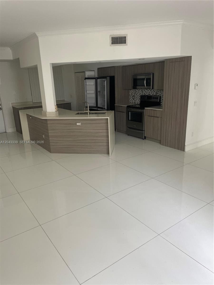 Condominium at 3155 NE 184th St # 8105, Aventura FL 33160