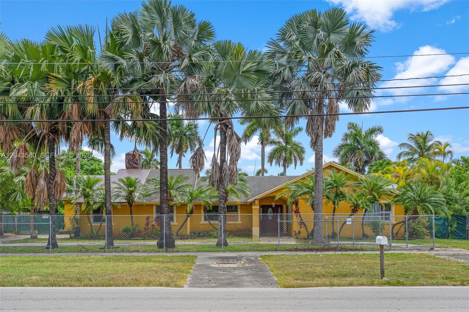 Single Family Residence at 15979 SW 288th St, Homestead FL 33033