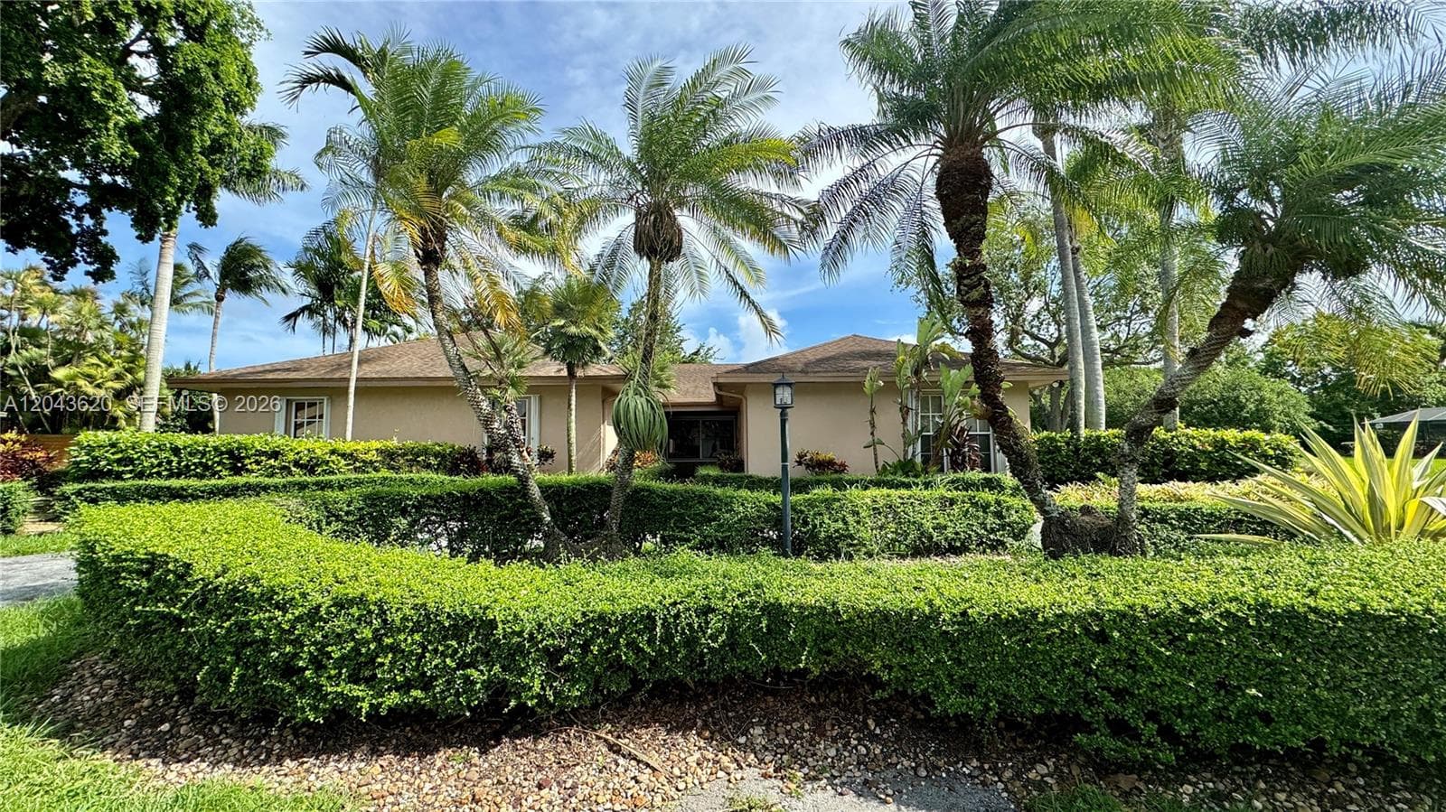 Single Family Residence at 10280 SW 141st St # 10280, Miami FL 33176