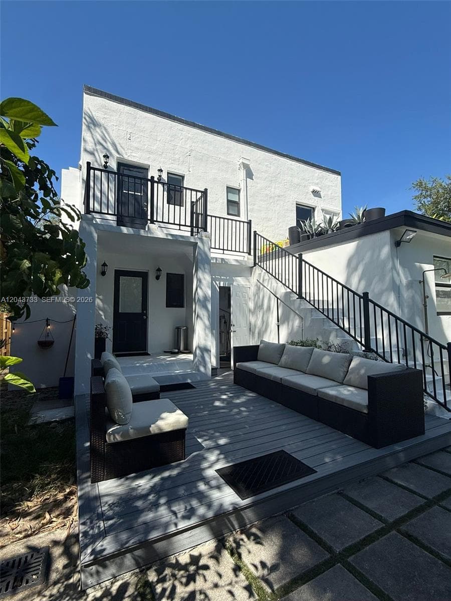 Apartment at 528 NE 70th St, Miami FL 33138
