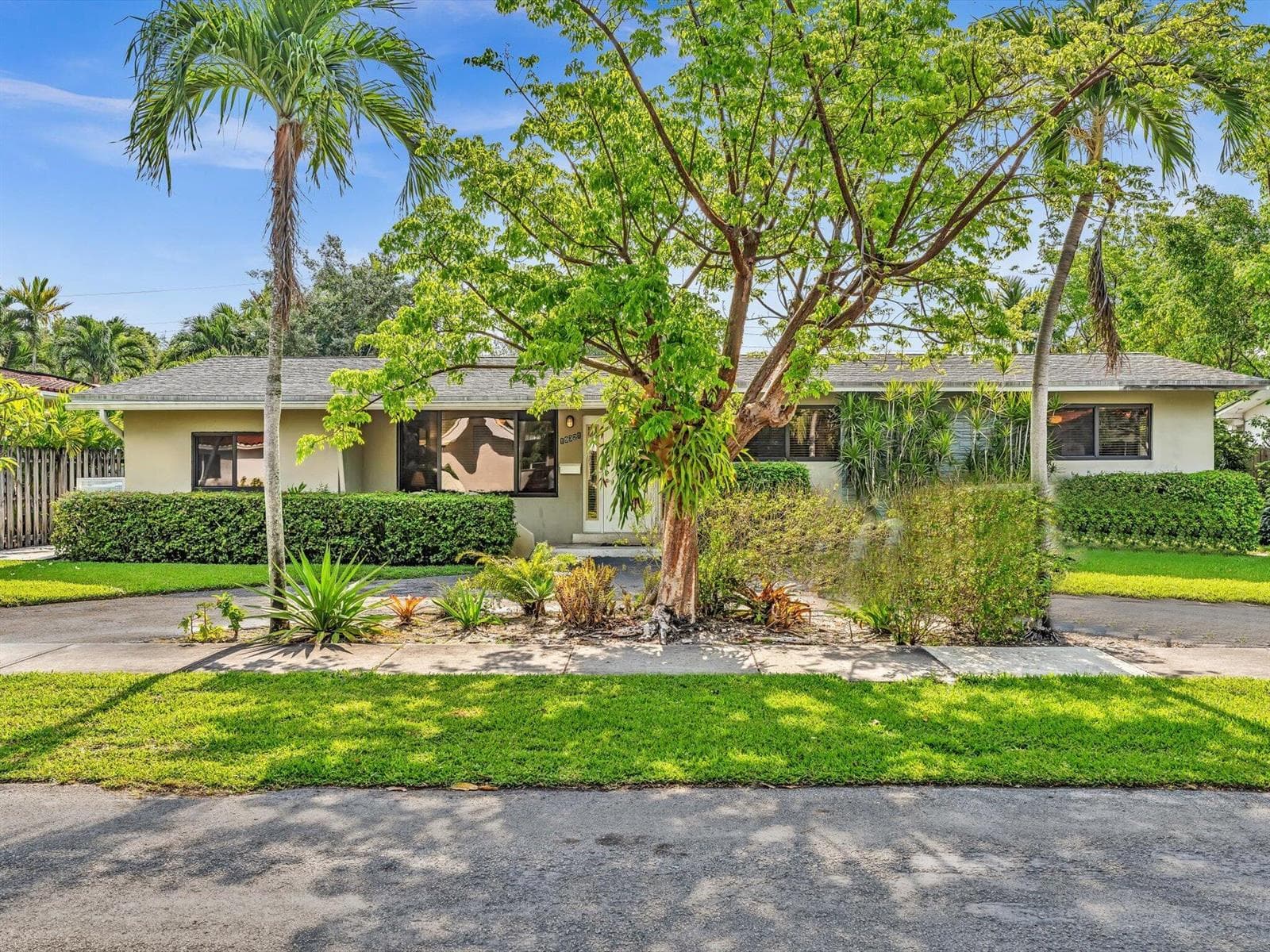 Single Family Residence at 19321 NE 18th Place, Miami FL 33179
