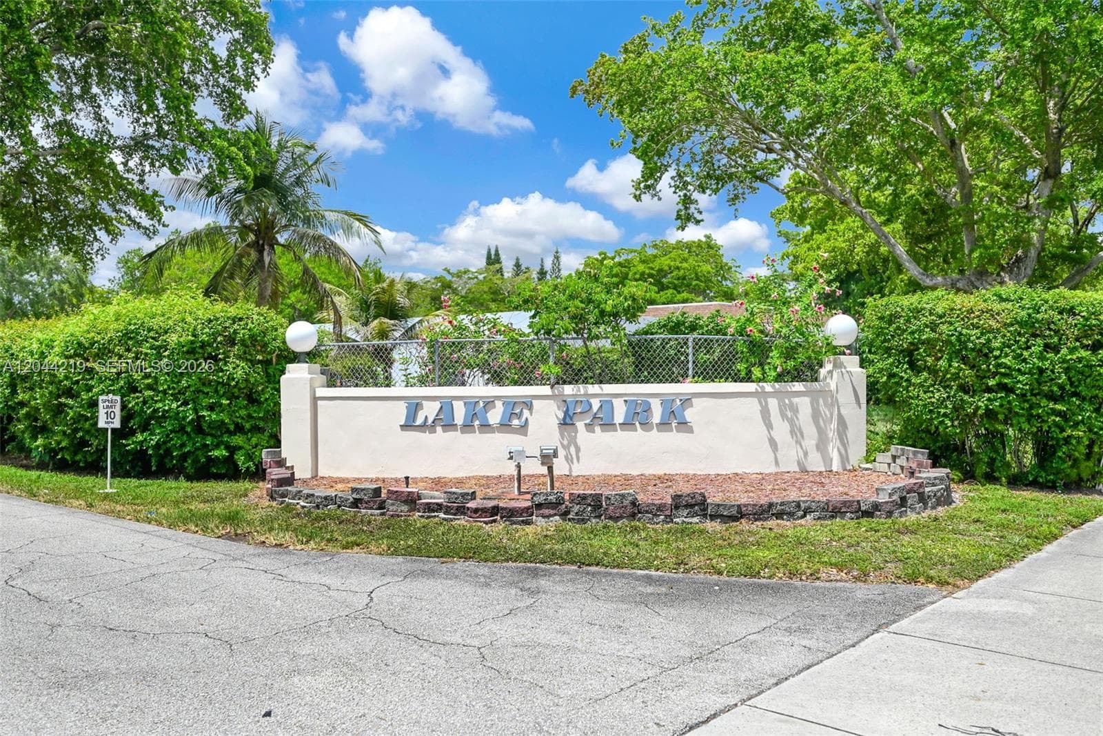 Condominium at 942 NE 199th St # 4E, Miami FL 33179