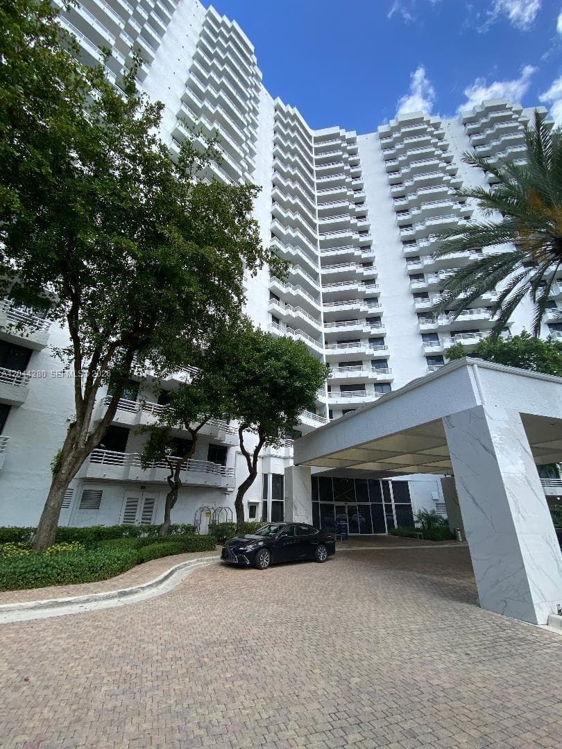 Condominium at 3300 NE 192nd St # 612, Aventura FL 33180