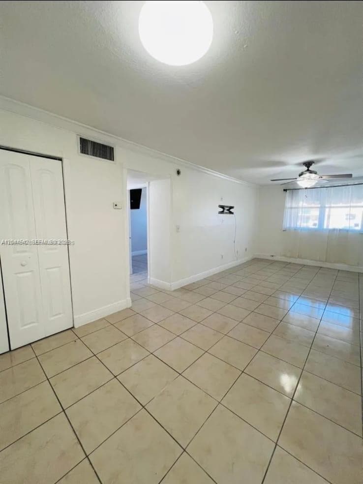 Condominium at 606 W 81st St # 224, Hialeah FL 33014