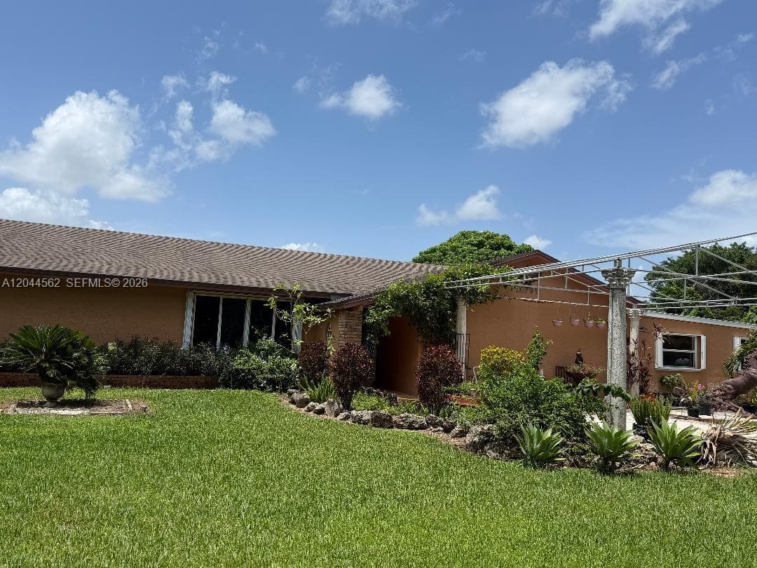 Single Family Residence at 20791 SW 240th St, Homestead FL 33031