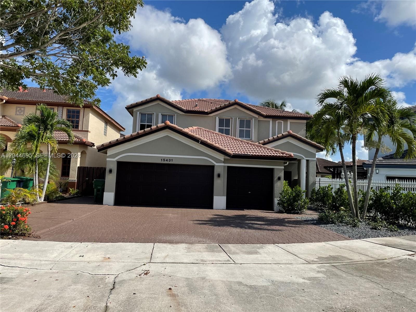 Single Family Residence at 15431 SW 39th Ter, Miami FL 33185