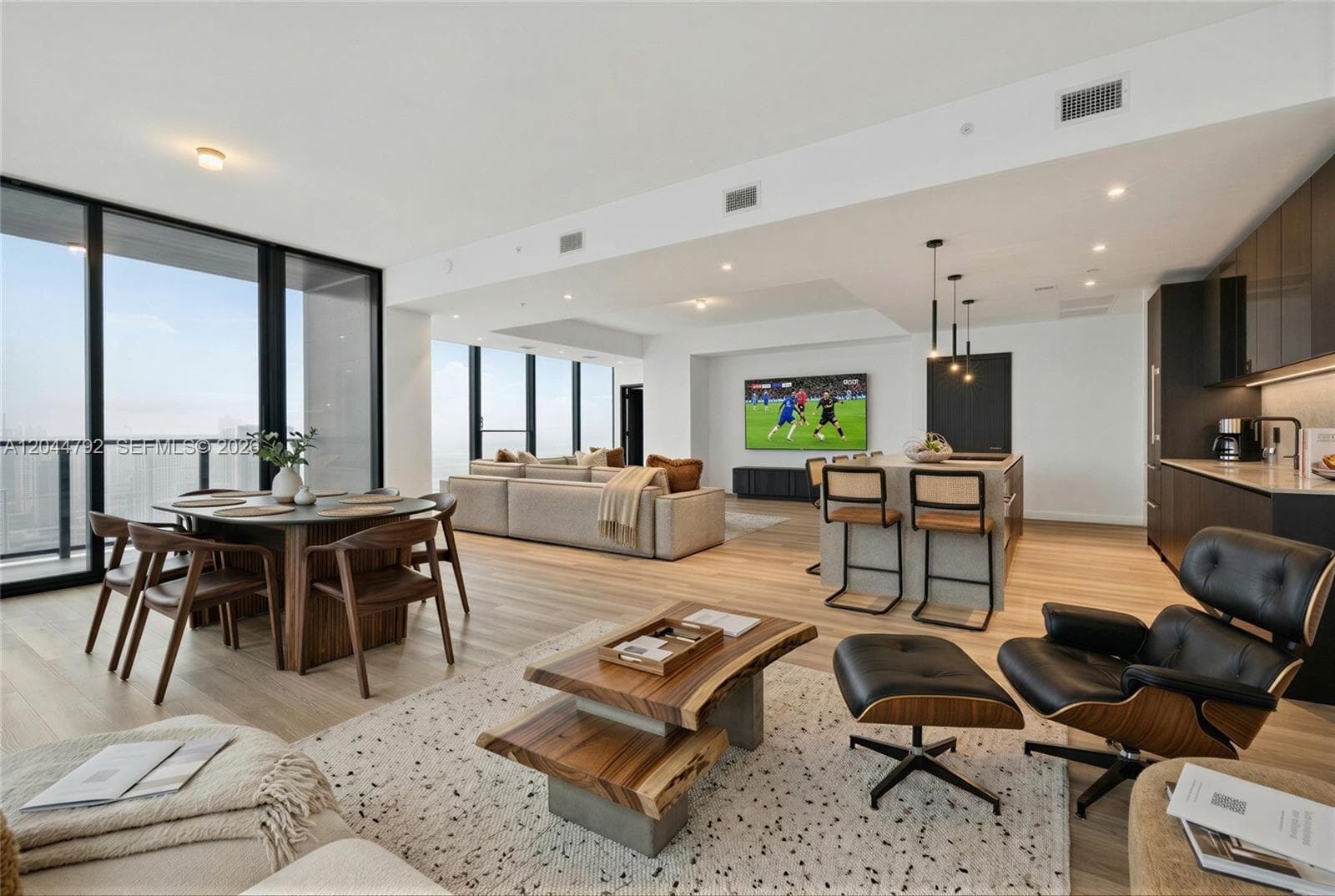 Condominium at 20 NE 11th # 4703, Miami FL 33132
