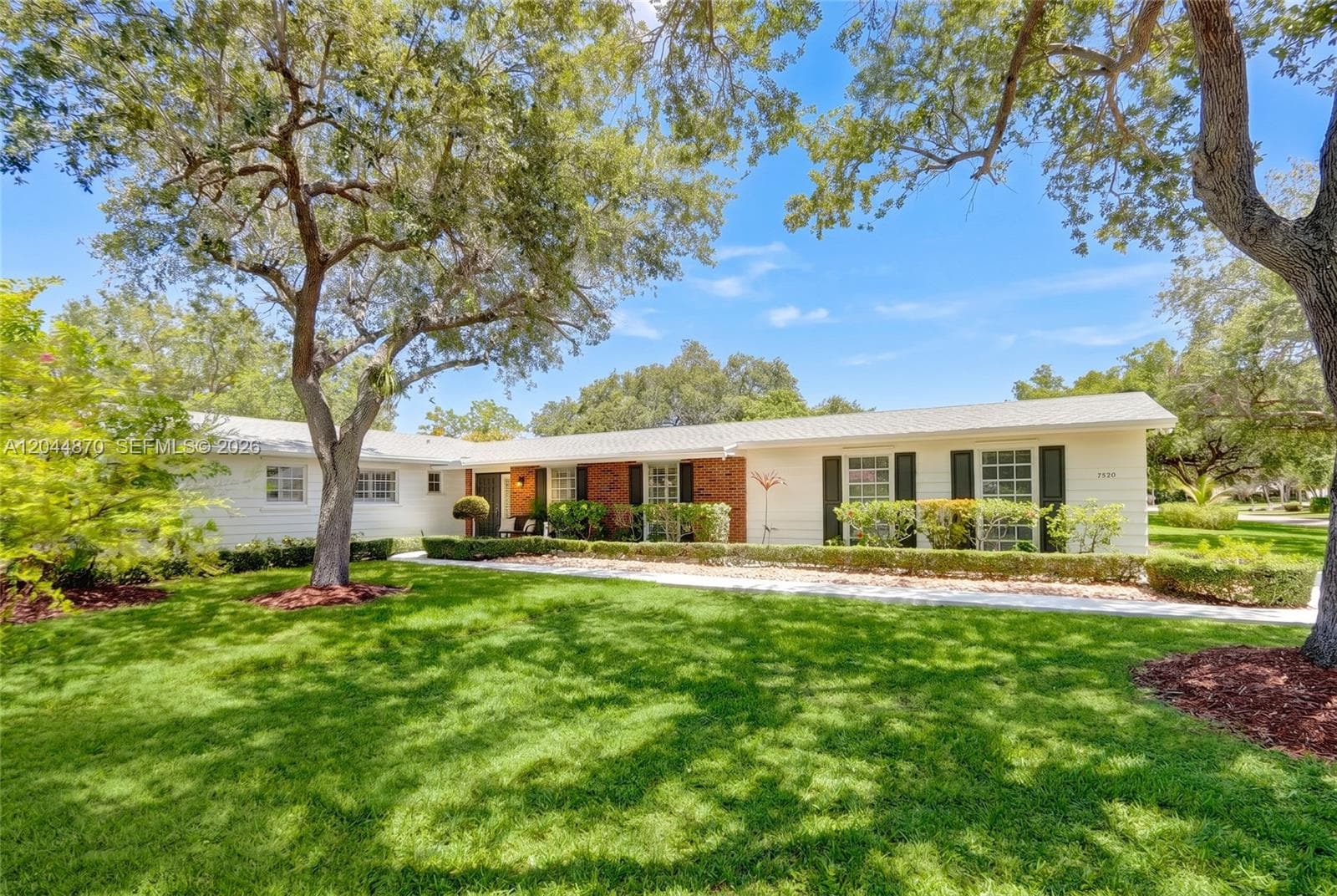 Single Family Residence at 7520 SW 164th St, Palmetto Bay FL 33157