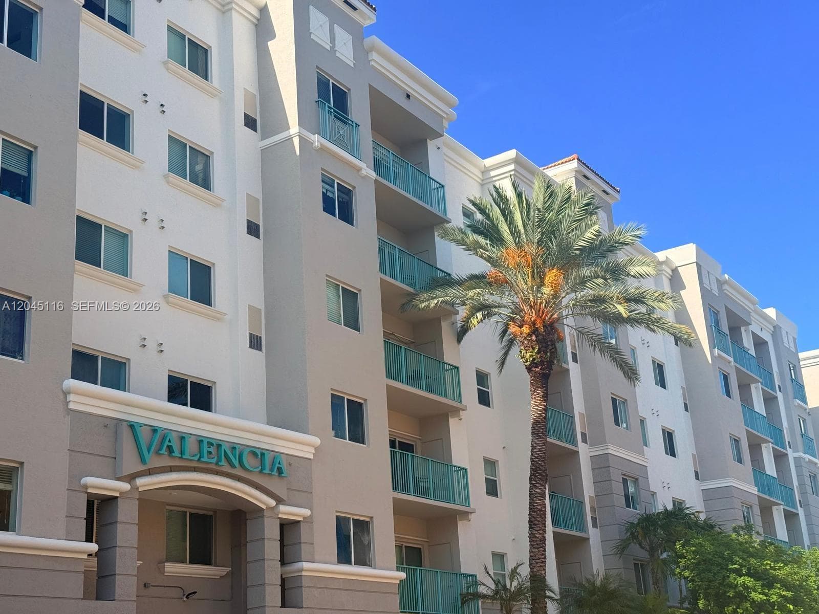 Condominium at 6001 SW 70th St # 355, South Miami FL 33143