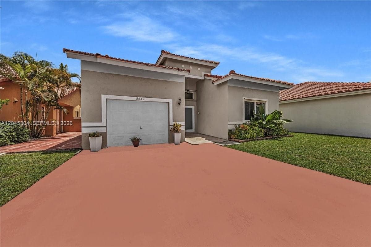 Single Family Residence at 5542 NW 190th Ln, Miami Gardens FL 33055