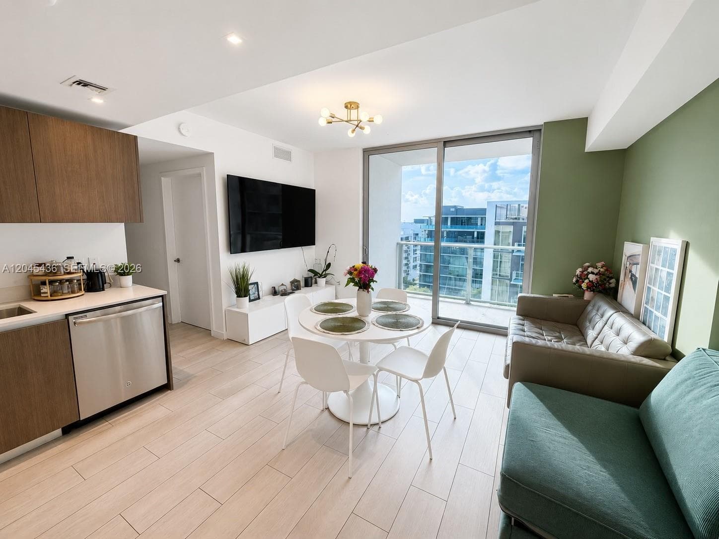 Condominium at 1600 SW 1st Ave # 906, Miami FL 33129