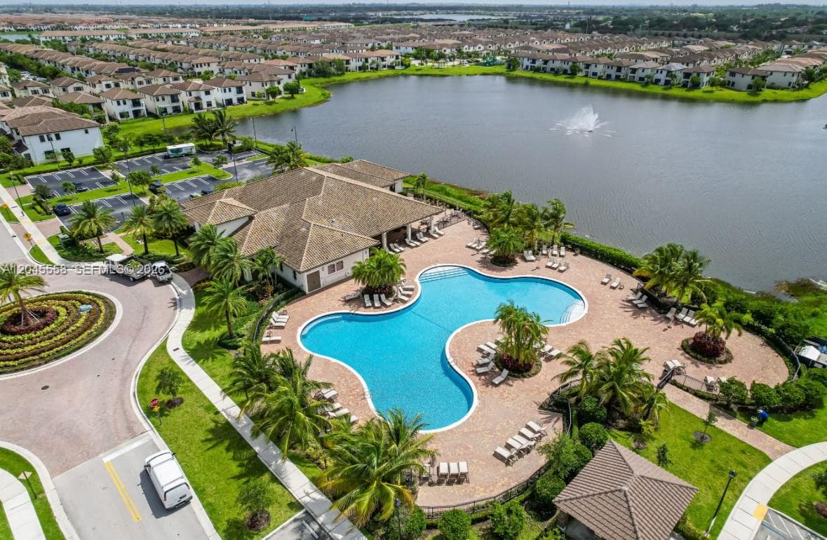 Single Family Residence at 3209 W 98th Pl, Hialeah FL 33018
