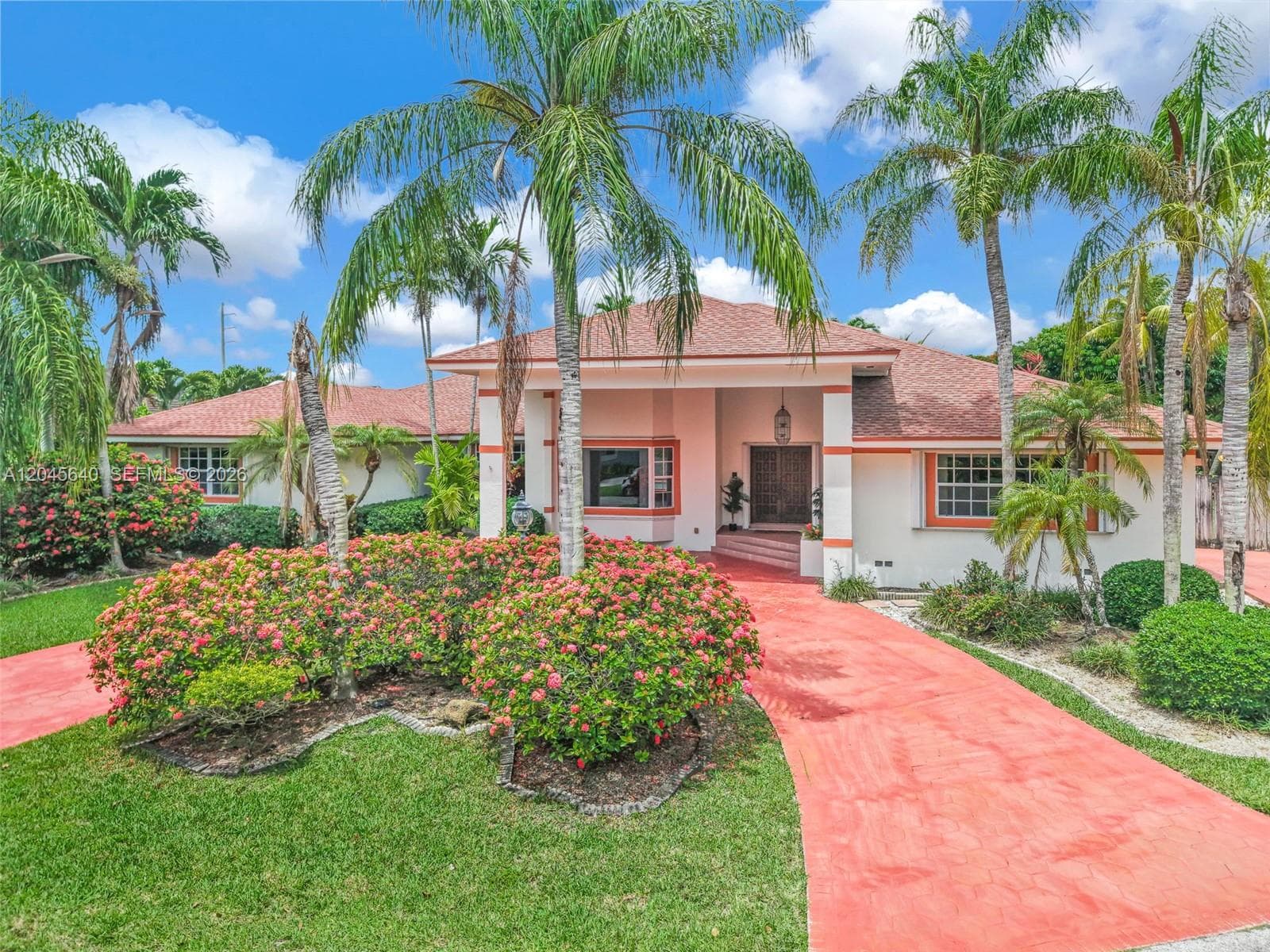 Single Family Residence at 13562 SW 109th Pl, Miami FL 33176