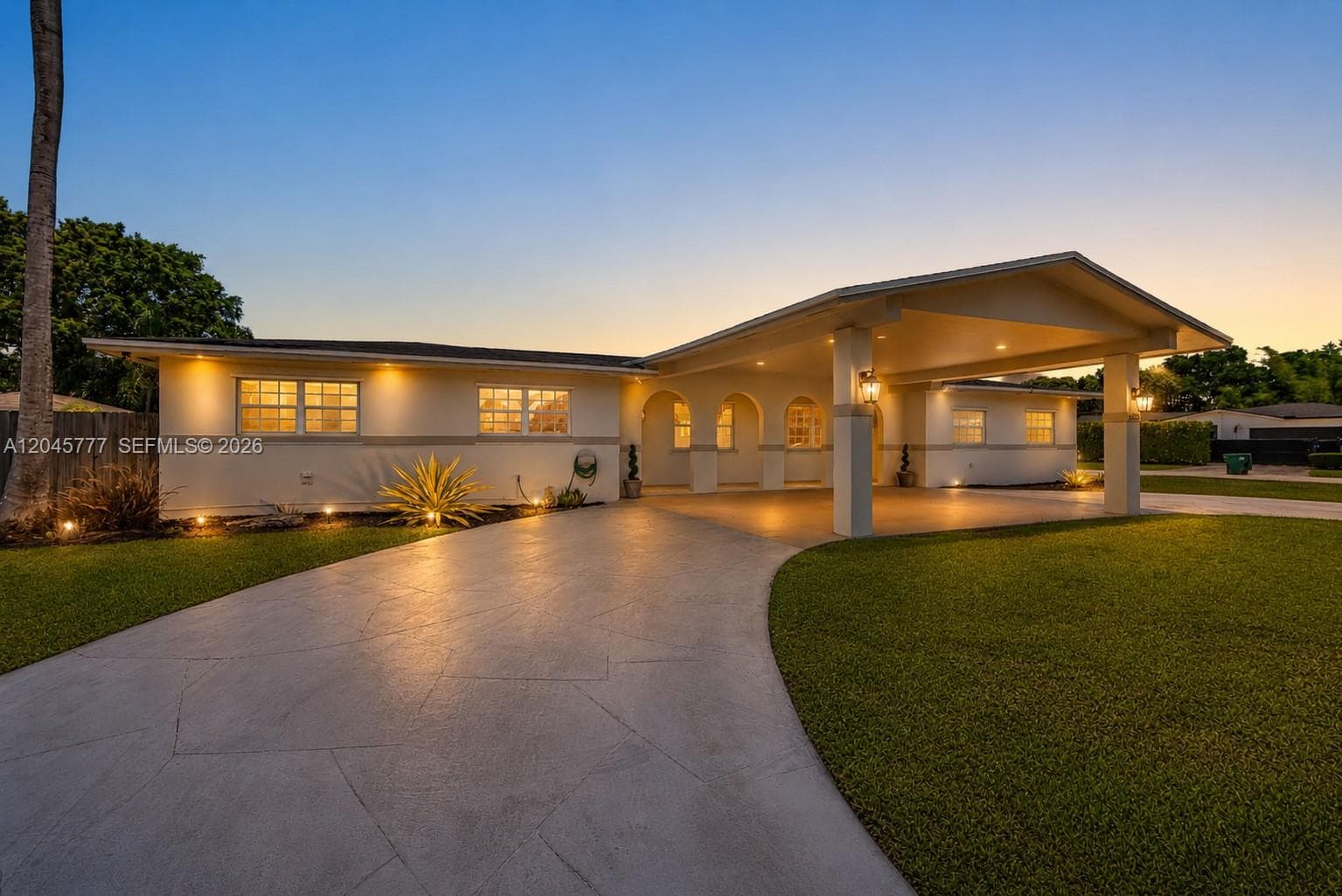 Single Family Residence at 12805 SW 193rd Ter, Miami FL 33177