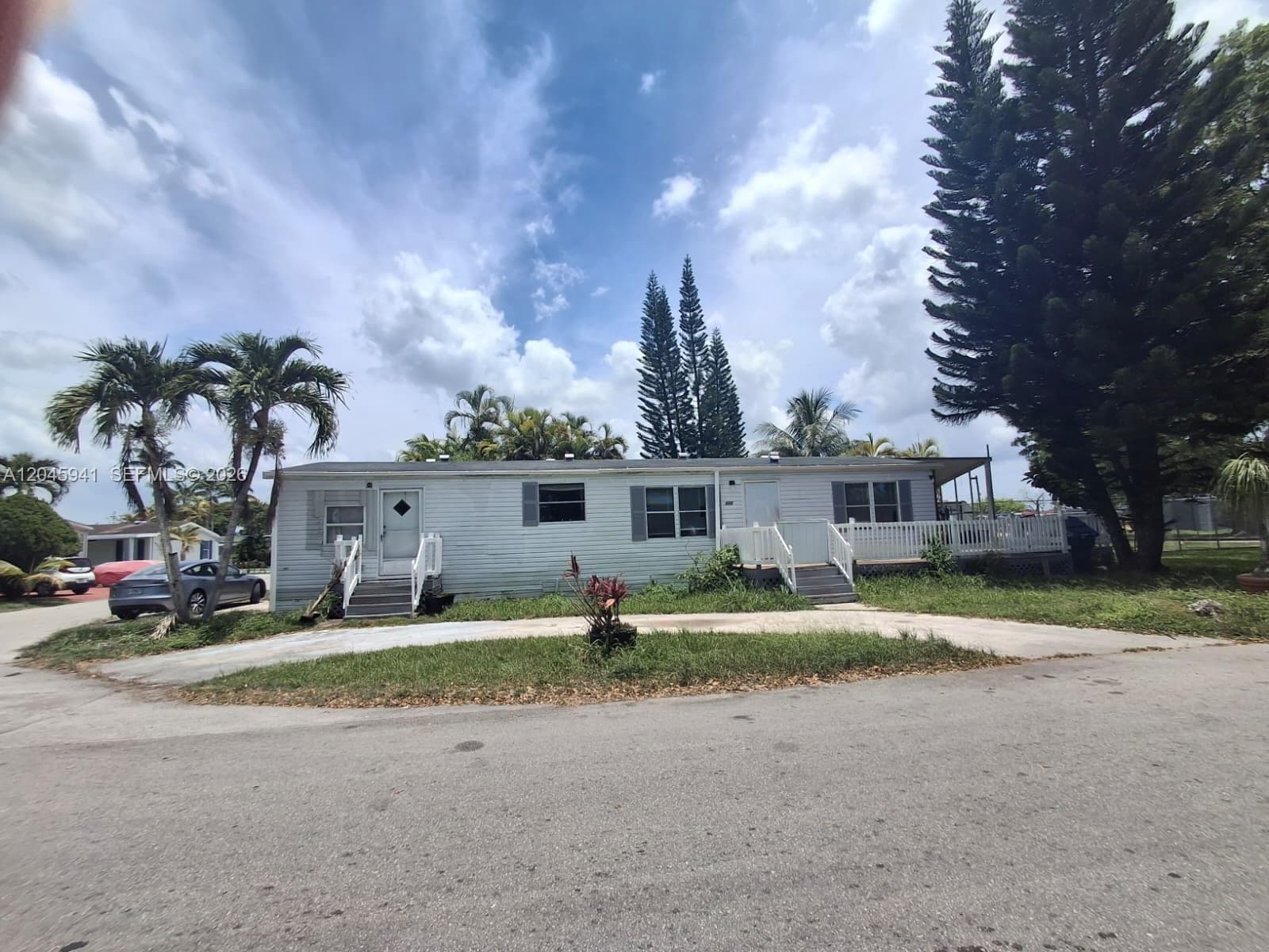 Mobile Home at 19800 SW 180 Ave, Miami FL 33187