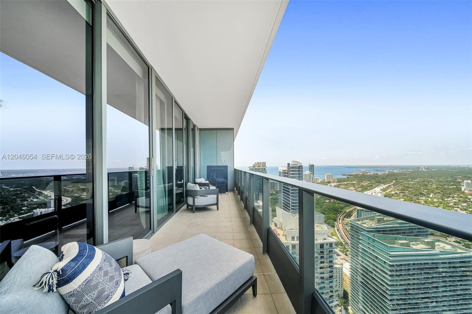 Condominium at 1000 Brickell Plz, Miami FL 33131