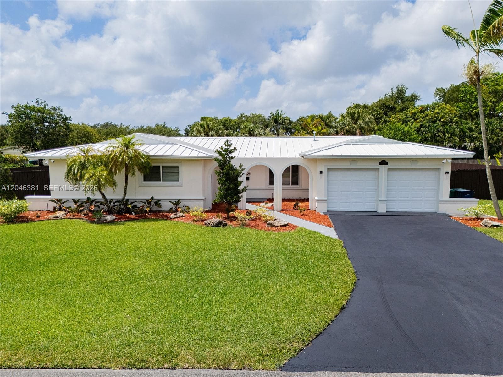 Single Family Residence at 10442 SW 114th St, Miami FL 33176