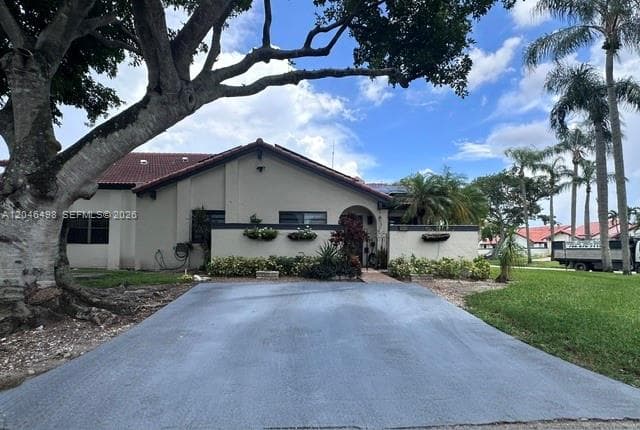 Townhouse at 6633 NW 178th Ter, Hialeah FL 33015