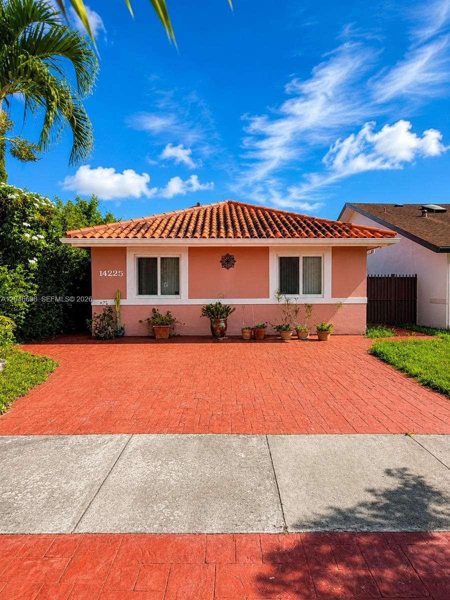 Single Family Residence at 14225 SW 55th St, Miami FL 33175
