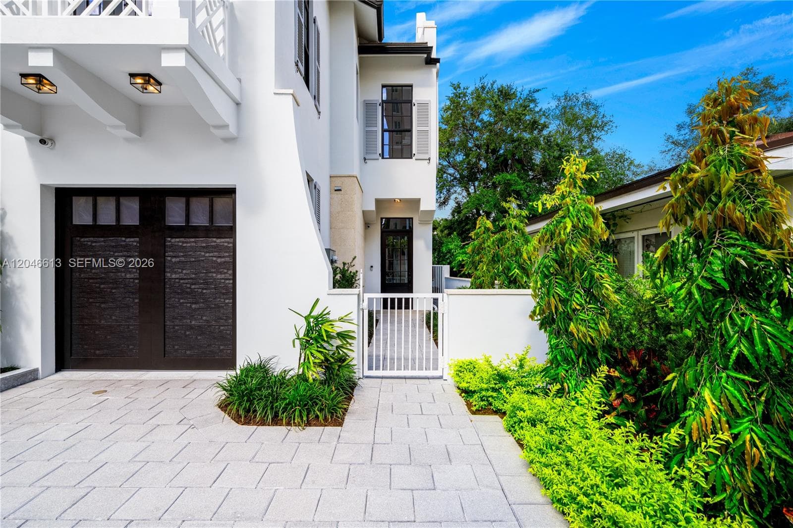 Townhouse at 2710 S Le Jeune Rd, Coral Gables FL 33134