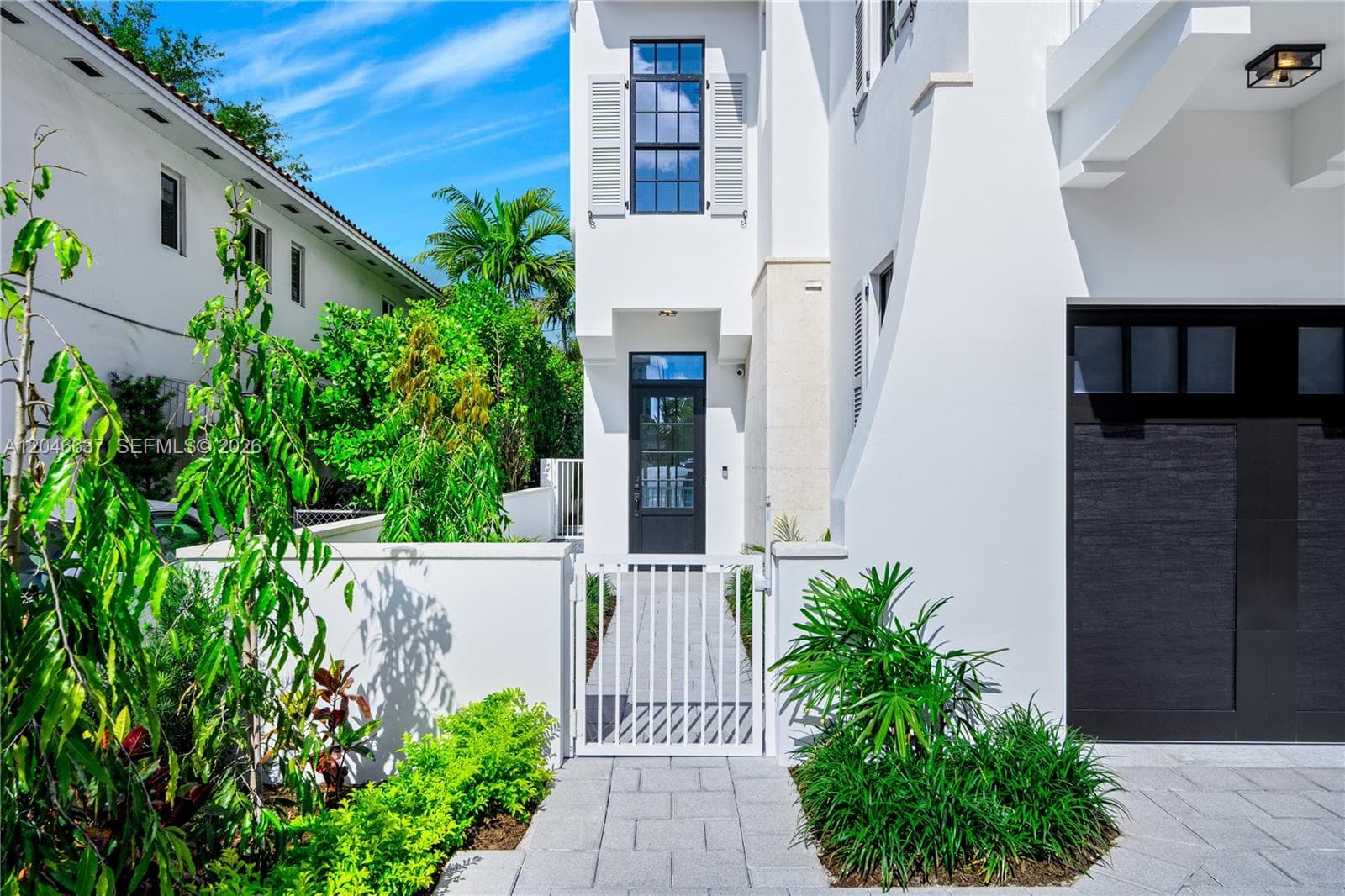 Townhouse at 2712 S Le Jeune Rd, Coral Gables FL 33134