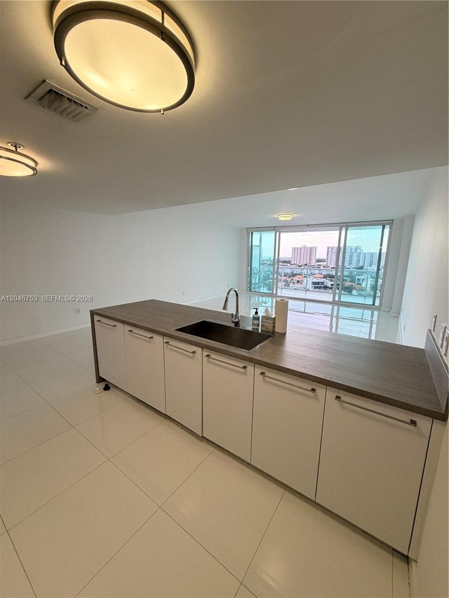 Condominium at Sunny Isles Beach, FL, 33160