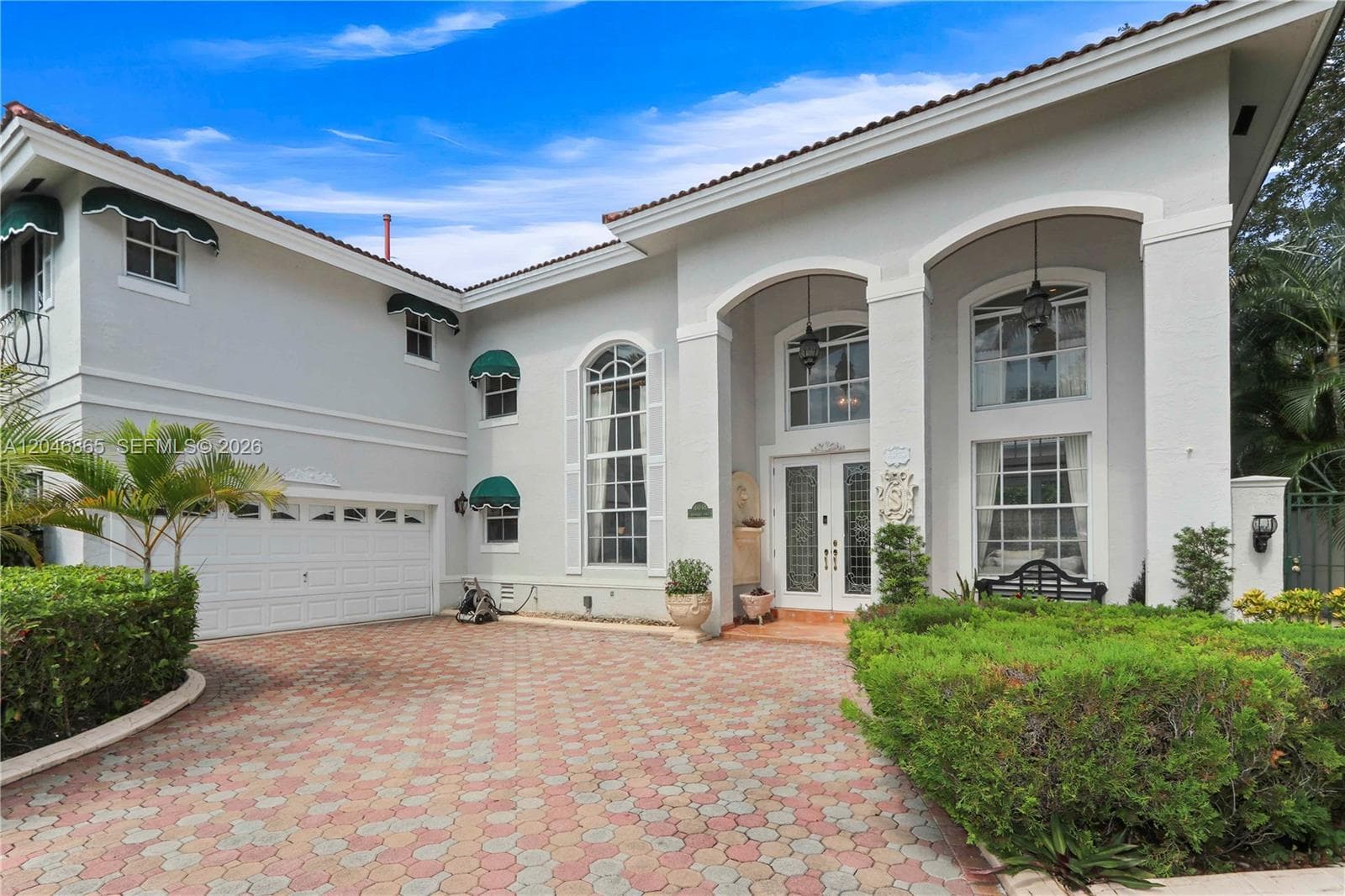 Single Family Residence at 16048 NW 82nd Pl, Miami Lakes FL 33016