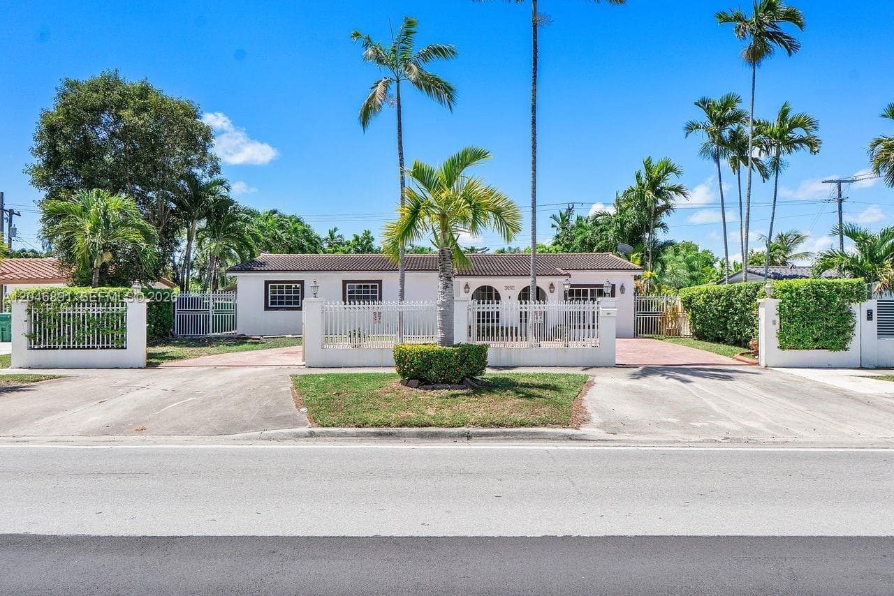 Single Family Residence at 9260 SW 56th St, Miami FL 33165