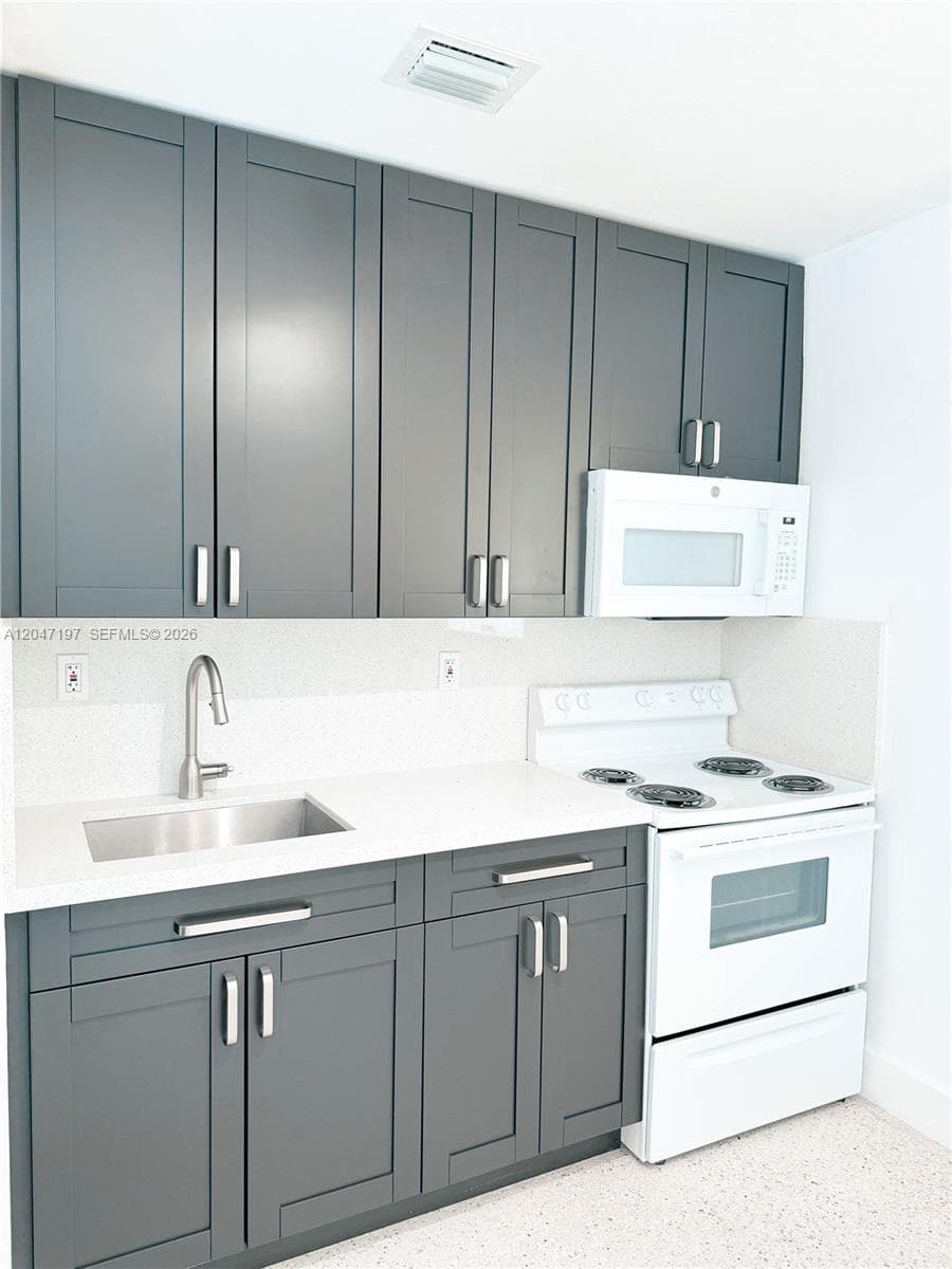 Apartment at Miami, FL, 33125