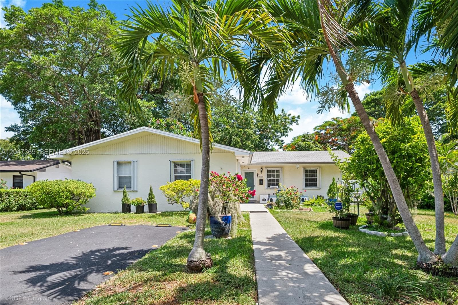 Single Family Residence at 3750 Percival Ave, Miami FL 33133